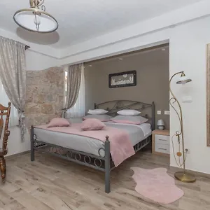 Bossa Apartment Split