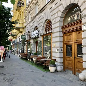 Real Deluxe Next To Danube Apartment Budapest