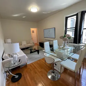 Apartment 1br In Sunnyside 15 Min To Manhattan, New York
