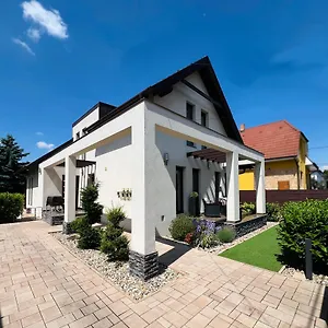 True Gem At The Airport Apartment Budapest