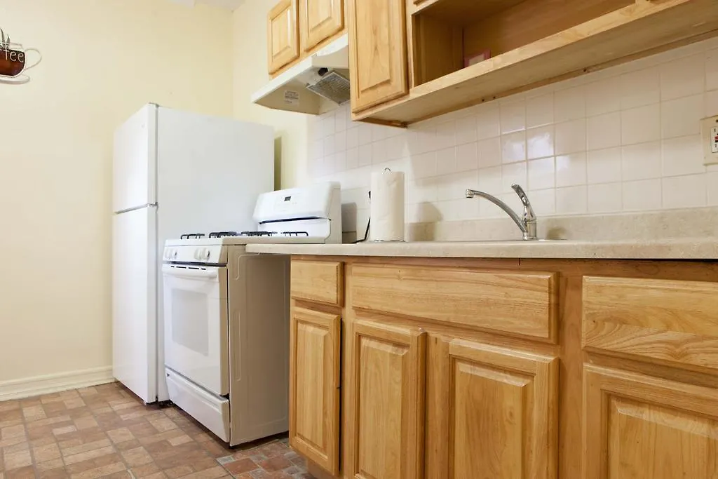 Studio And 1 Bedroom Apartments - Bronx 0*, New York United States