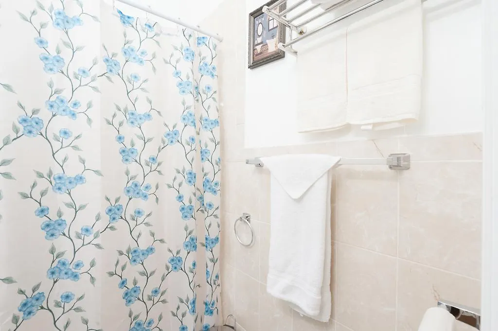 Studio And 1 Bedroom Apartments - Bronx 0*, New York