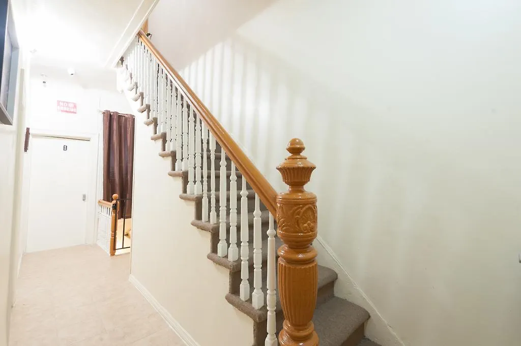 Studio And 1 Bedroom Apartments - Bronx 0*, New York