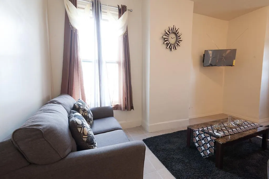 Studio And 1 Bedroom Apartments - Bronx 0*, New York