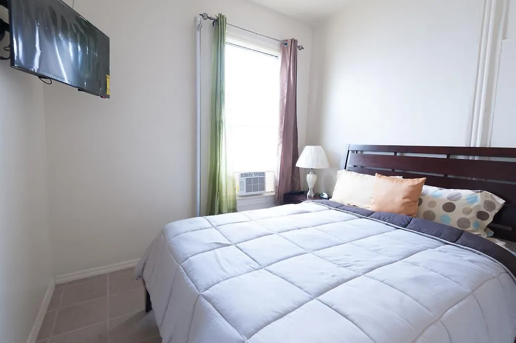 Studio And 1 Bedroom Apartments - Bronx 0*, New York United States